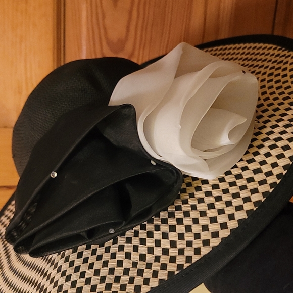 Kentucky Derby Inspired Sun Hat - Picture 2 of 3